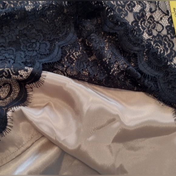 Ann Taylor LOFT Black Lace Overlay Dress - Size 6 - Elegant & Chic - Picture 5 of 12